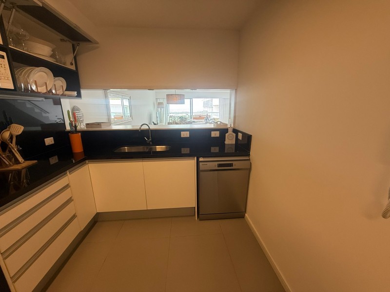 Departamento en alquiler con tres dormitorios en suite